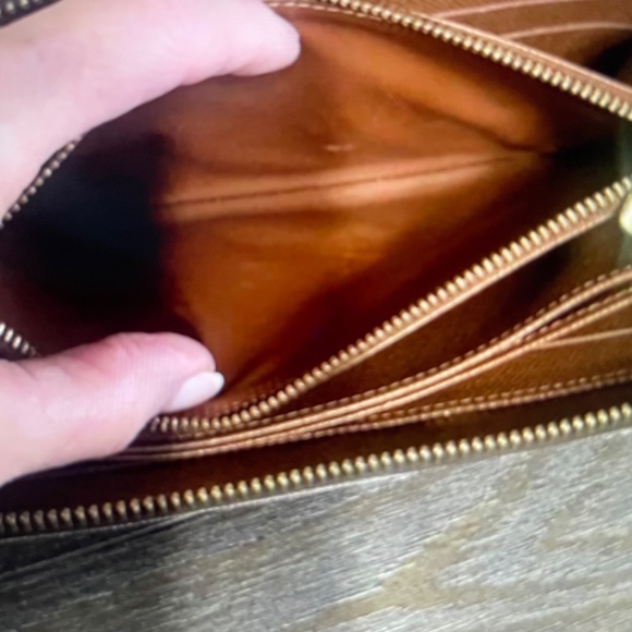 Authentic Louis Vuitton Monogram Zippy Wallet - Brown - Picture 10 of 12